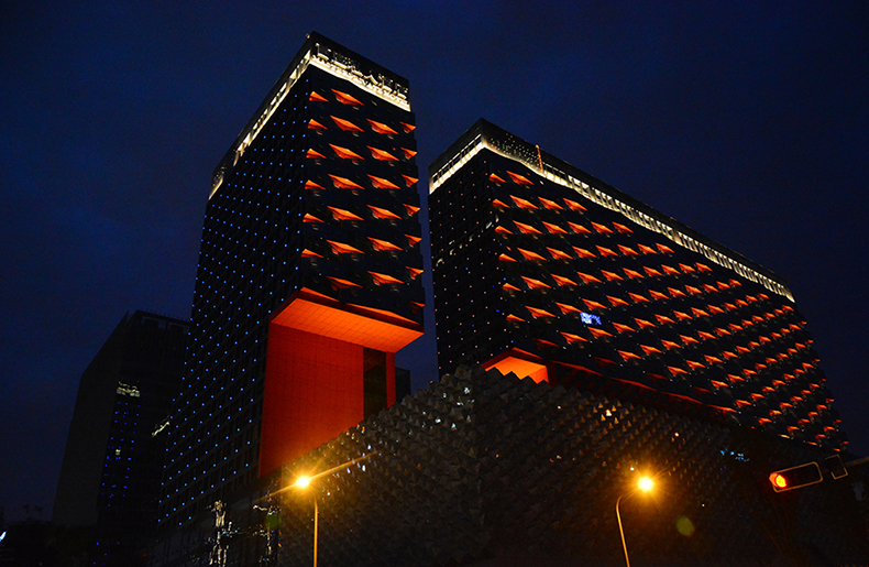 如何選擇一款合適的LED點(diǎn)光源作為景觀亮化？(圖1)