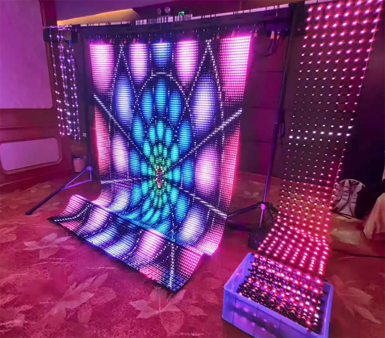 如何選用適合的LED網(wǎng)格屏及應(yīng)用場(chǎng)景？(圖1)