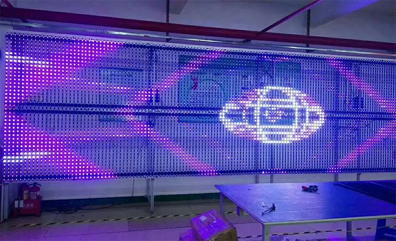 如何選用適合的LED網(wǎng)格屏及應(yīng)用場(chǎng)景？(圖2)